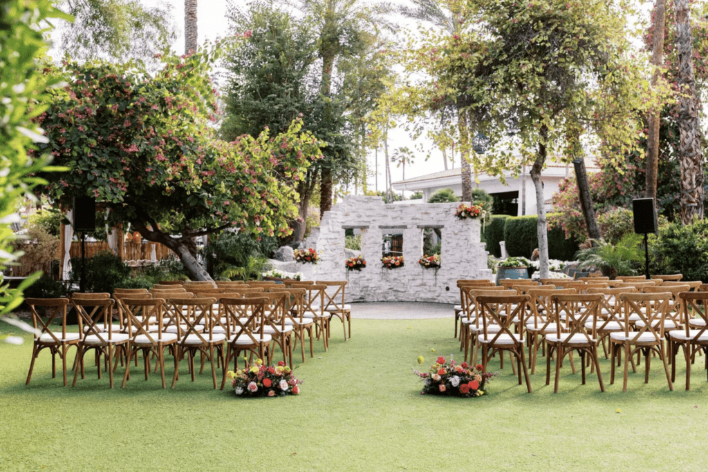 Luxury Arizona resort wedding venue in Scottsdale with romantic outdoor ceremony design