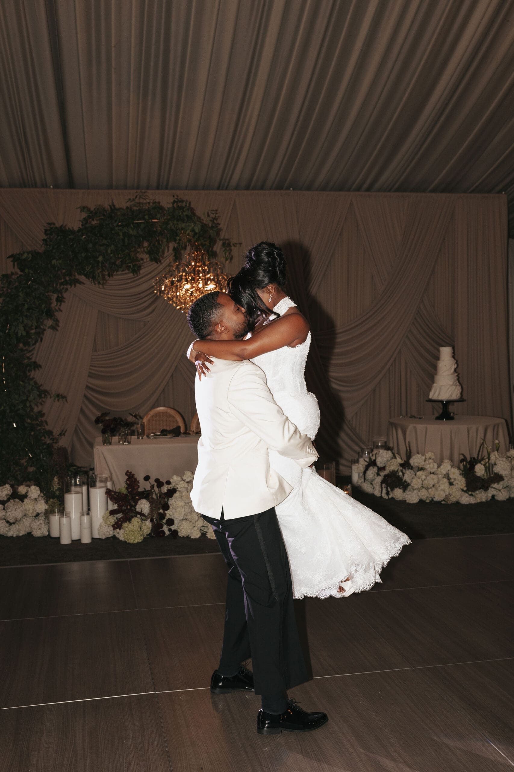 Oregon Golf Club wedding first dance